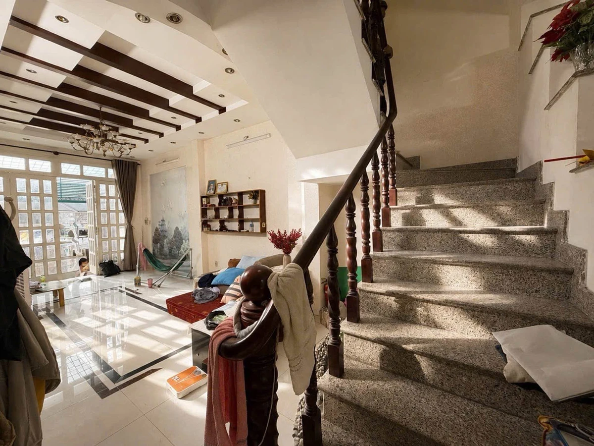 Bán nhà 3 tầng hẻm xe tải 60m² đường Ung Văn Khiêm, Bình Thạnh giá 10,3 tỷ - Ảnh thu nhỏ 2
