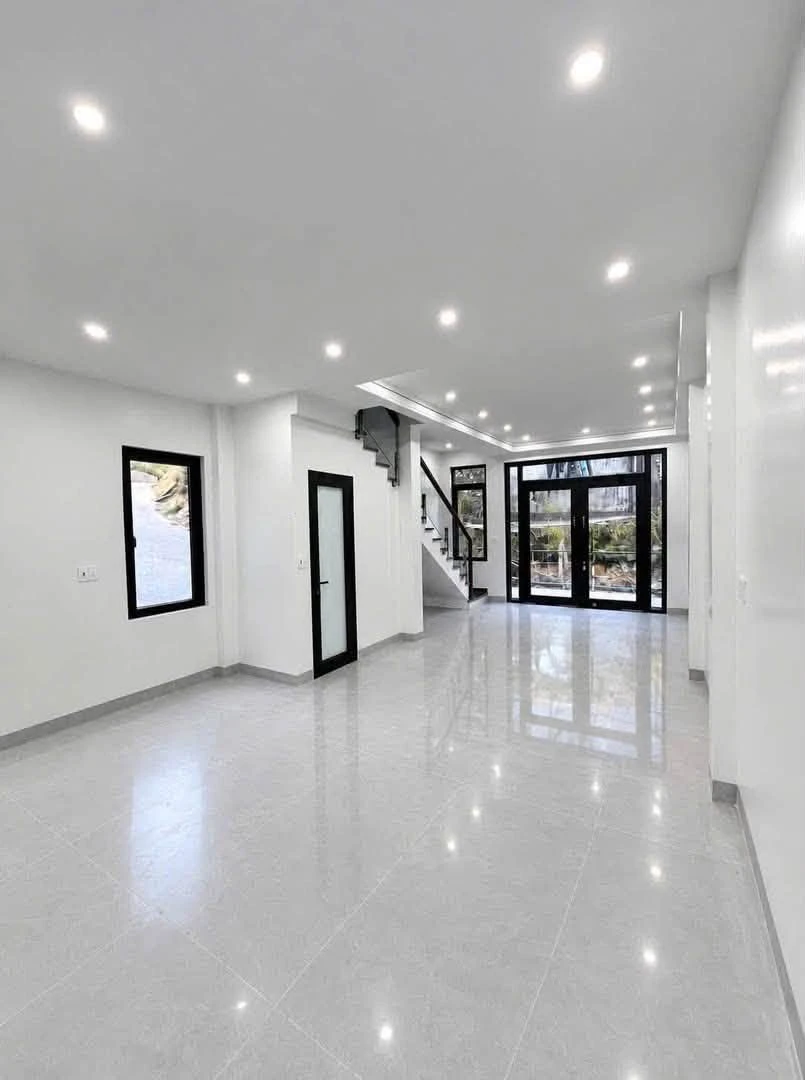 Bán nhà 3 tầng 50-58m2 Cao Xanh - Ảnh thu nhỏ 3
