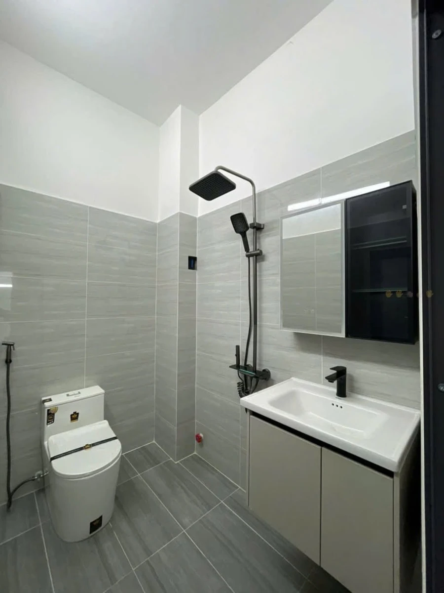 Bán nhà 2 tầng Lê Hồng Phong Quận 5 31.5m² 5 tỷ - Ảnh 1