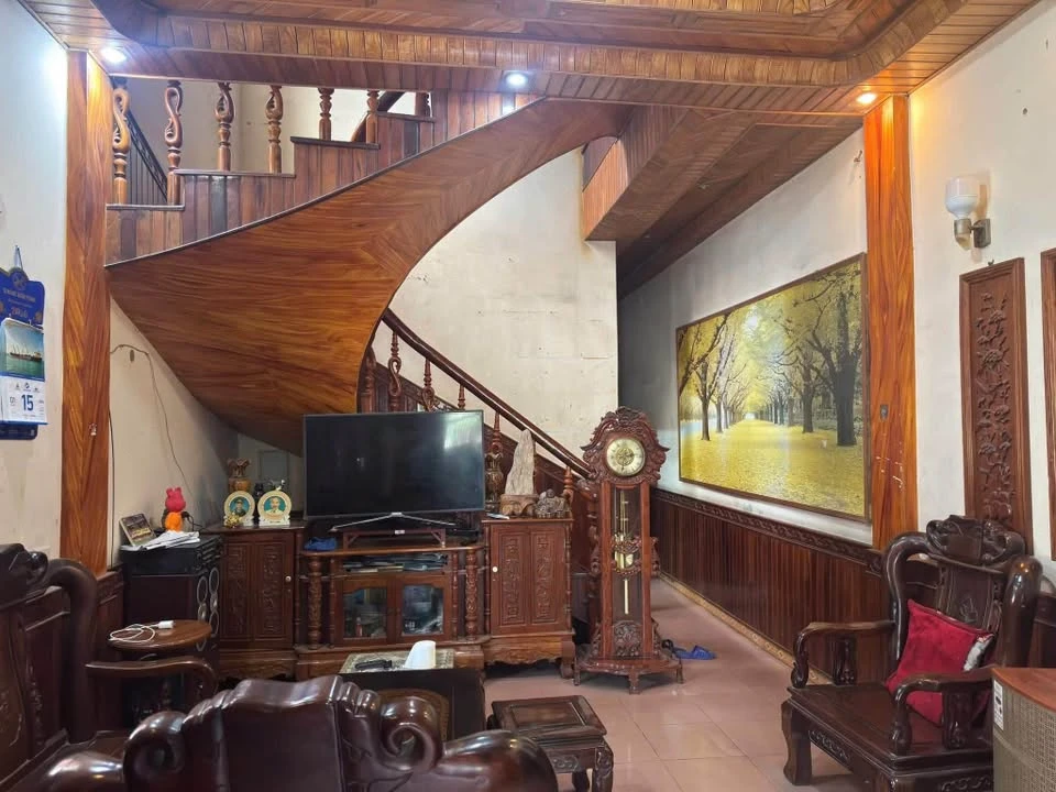 Bán nhà mặt tiền Lê Hồng Phong Quận 1, 92m2, 5.6 tỷ - Ảnh thu nhỏ 2