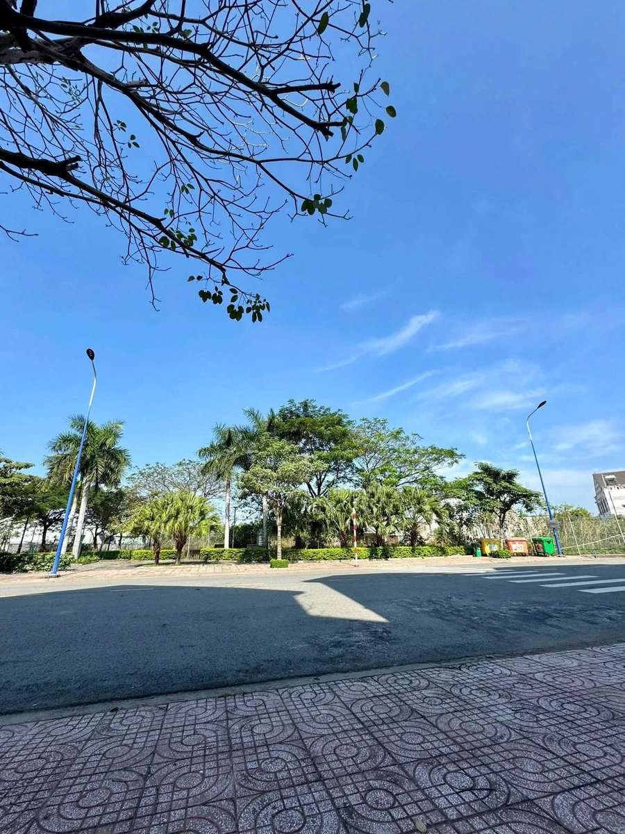 Bán nhà 2 mặt tiền 1 trệt 2 lầu 160m2, 4PN, giá 4,05 tỷ, An Phú gần Aeon Mall Bình Dương - Ảnh thu nhỏ 5