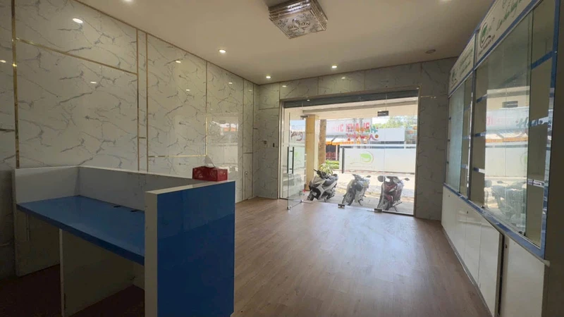 Cho thuê MBKD 250m2 đường Cách mạng tháng 8, Thủ Dầu Một