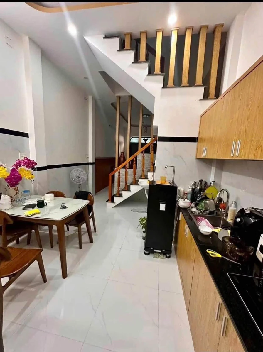 Bán nhà 3 tầng full nội thất 105m2 đường Nguyễn Thị Minh Khai, trung tâm Quy Nhơn - Ảnh thu nhỏ 2