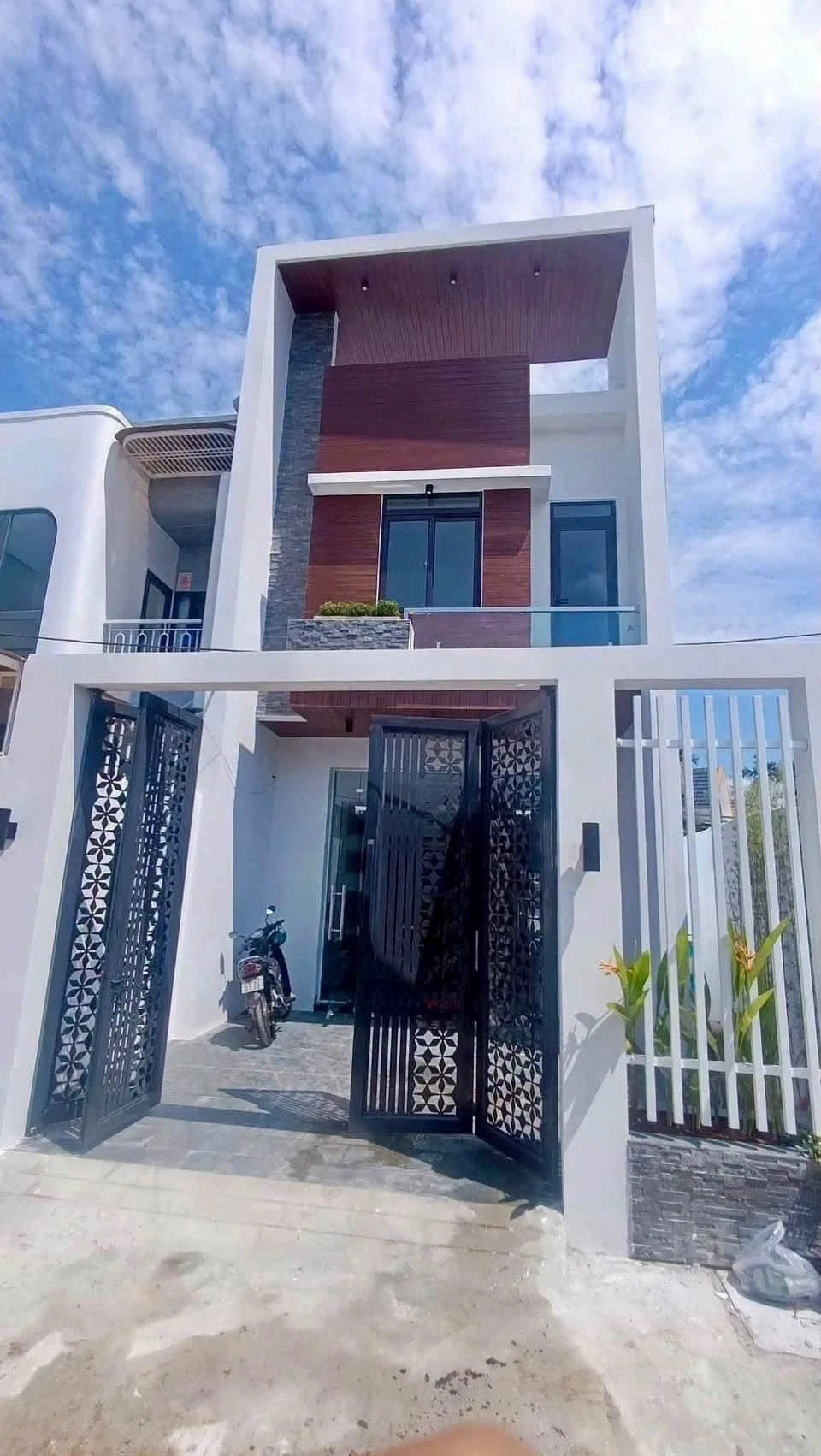 Bán nhà 2 tầng 96m² 3PN hẻm ô tô Bích Khê - Ảnh 1
