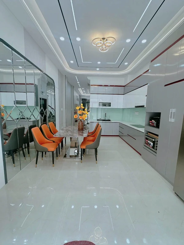Bán nhà mới 1 trệt 3 lầu 60m2, 4PN 5WC, gần chợ Bà Chiểu, Bình Thạnh