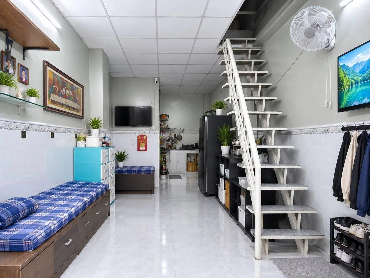 Bán nhà 2 tầng 30m2 2PN 2WC Linh Xuân Thủ Đức chỉ hơn 2 tỷ - Ảnh 1