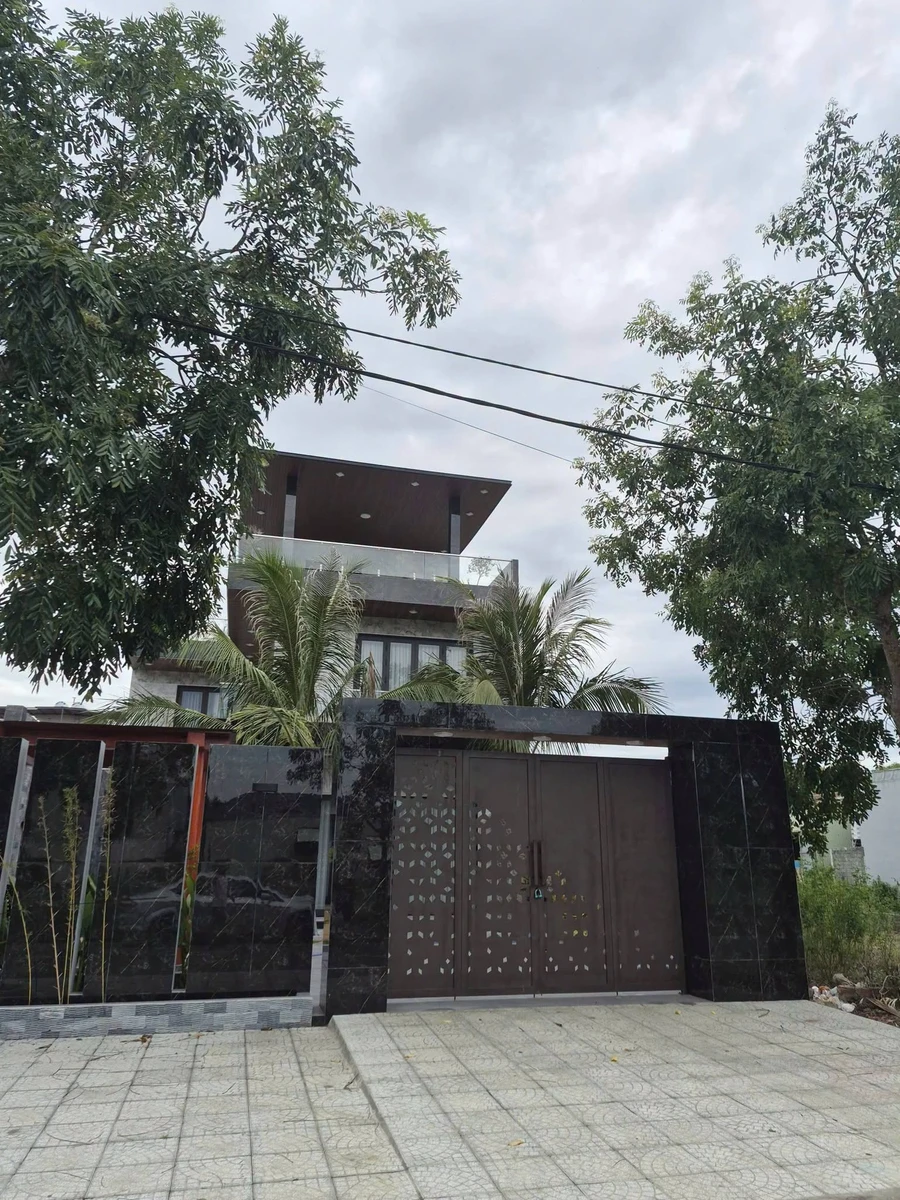 Cho thuê villa 4PN hồ bơi 250m² 45 triệu/tháng - Ảnh 1