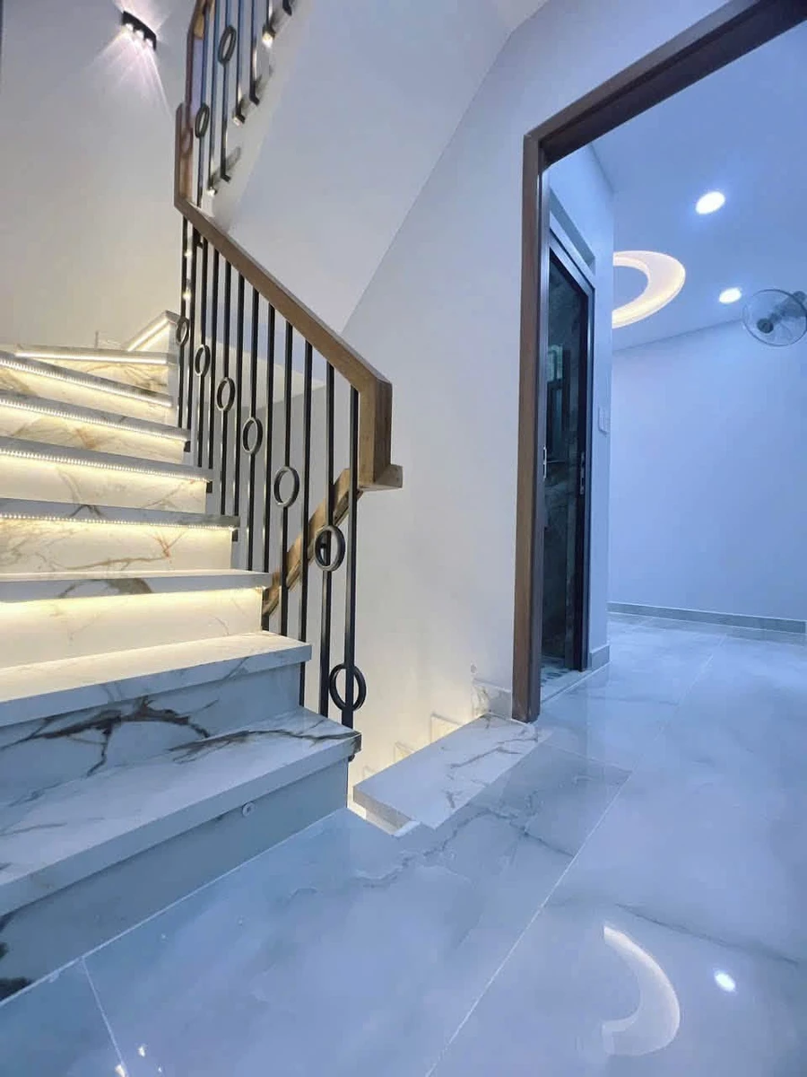 Bán nhà phố góc 2 mặt tiền 42,3m² 3 tầng Quận 1 - Ảnh thu nhỏ 2