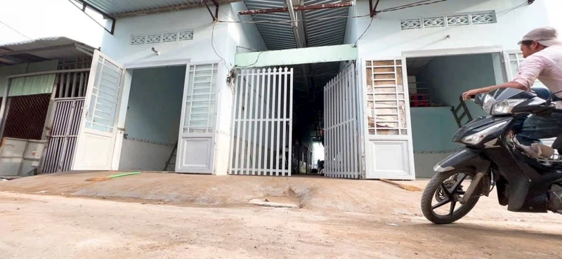 Bán 2 dãy trọ 10x20m, 2 ki ốt, 8 phòng trọ ở Bình Dương