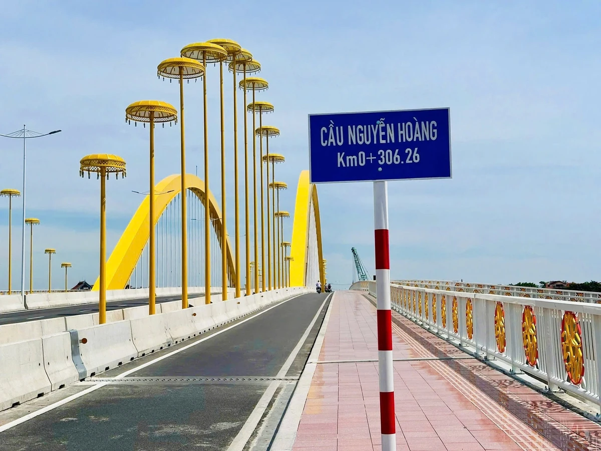 Bán đất 128,8m² 3 mặt tiền Kim Long 2,85 tỷ - Ảnh 1