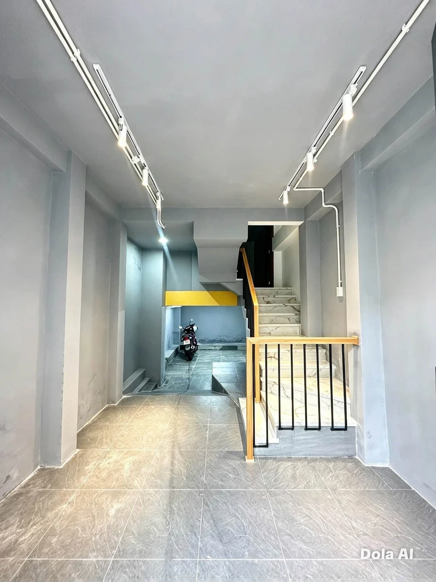 Bán nhà 4 tầng 6PN 35m² Bạch Đằng Nha Trang 7.3 tỷ - Ảnh thu nhỏ 2