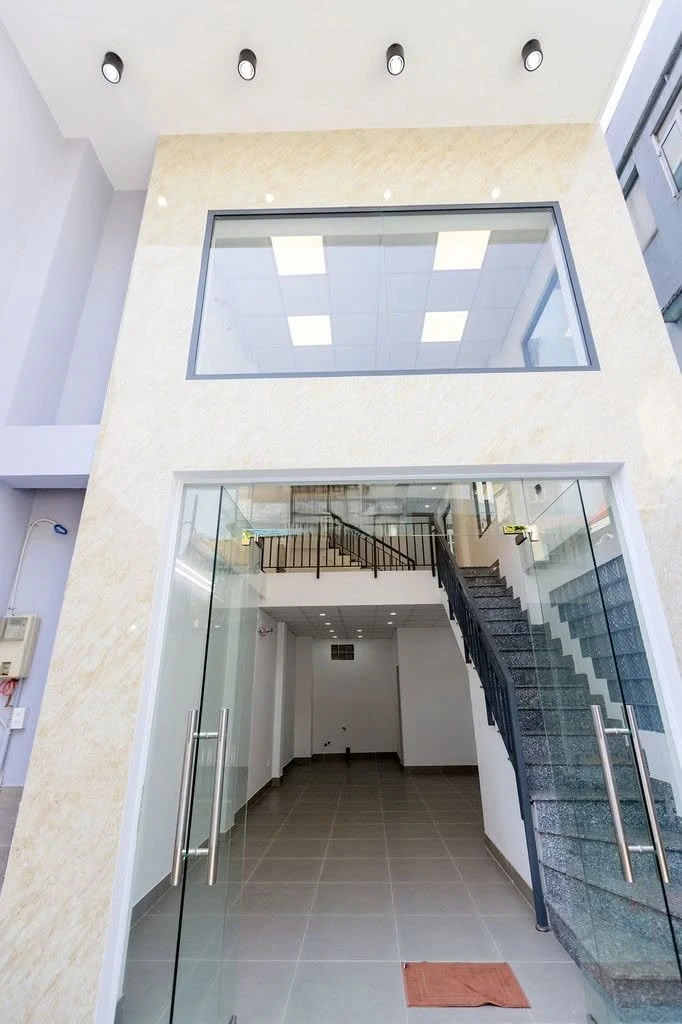 Cho thuê nhà mặt tiền Huỳnh Tịnh Của, Quận 3, 99m² - Ảnh 1