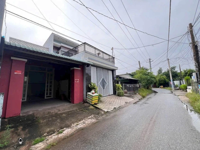 Bán shophouse mặt tiền kinh doanh Tỉnh Lộ 10, 100m² - 2.58 tỷ