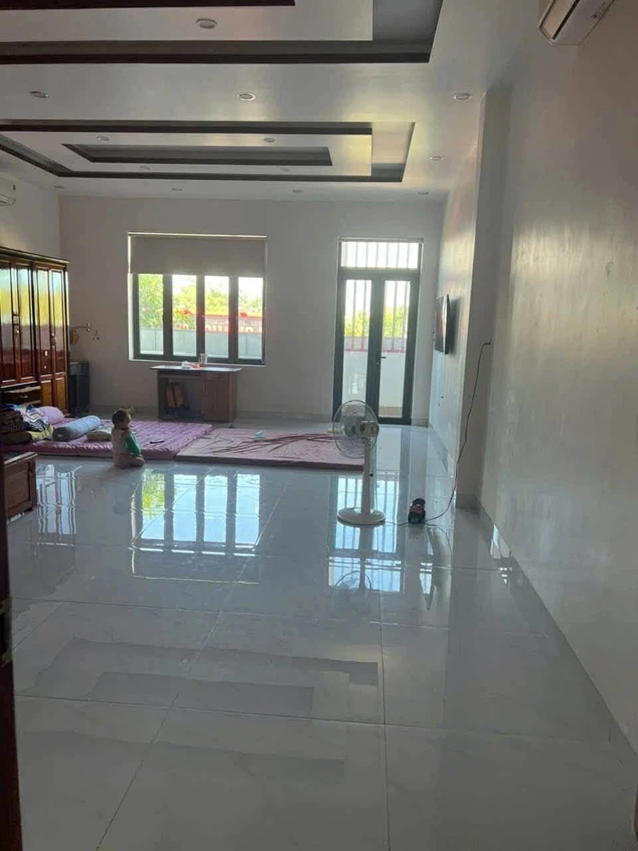 Bán nhà 3 tầng mặt tiền Nguyễn Du, 164m², Quảng Ngãi - Ảnh thu nhỏ 4