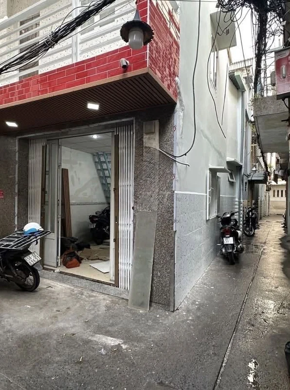 Cho thuê nhà nguyên căn 50m2 2PN Cô Giang Phú Nhuận 10tr/tháng