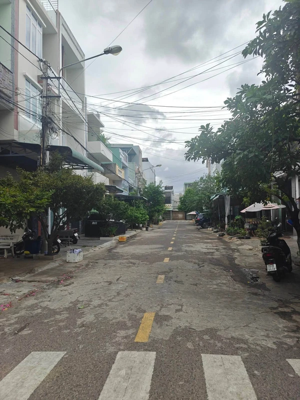 Bán đất Đống Đa 54m2 mặt tiền 4,5m gần 3 tỷ