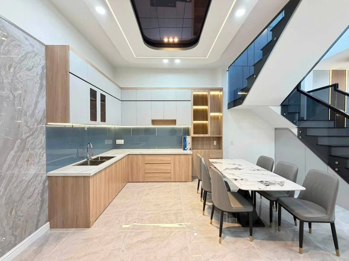 Bán nhà 1 trệt 1 lầu 5x24m, 4 phòng ngủ, nội thất đầy đủ tại Mỹ Hạnh Nam - Ảnh thu nhỏ 5