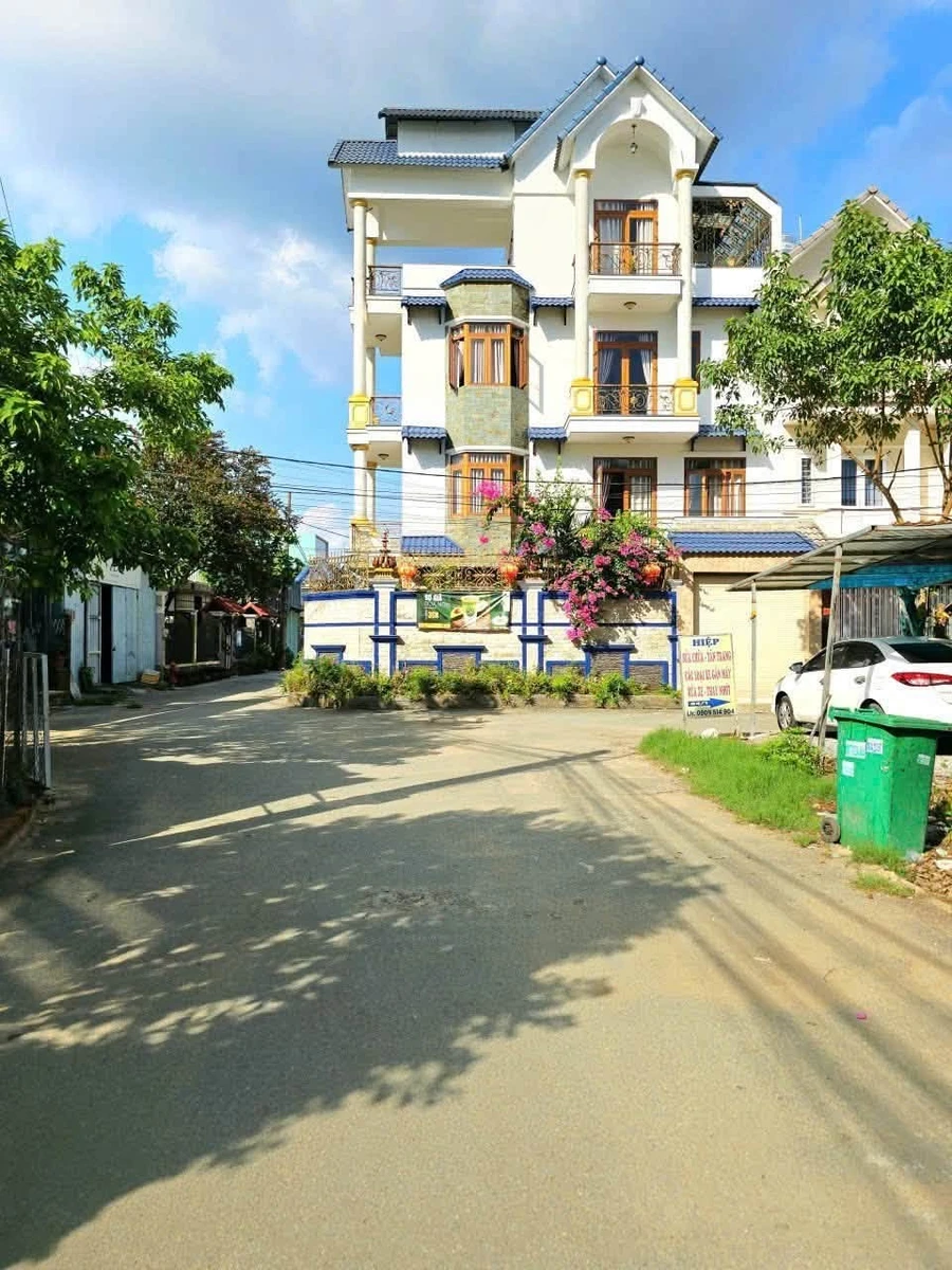 Bán nhà phố Long Trường 52m² 2 tầng, giá 3 tỷ 5 - Ảnh 1