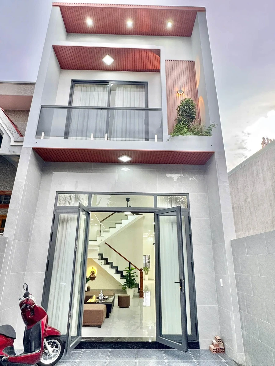 Nhà bán 1 trệt 1 lầu mặt tiền kinh doanh, 135m2, 3PN, Hố Nai - Ảnh 1