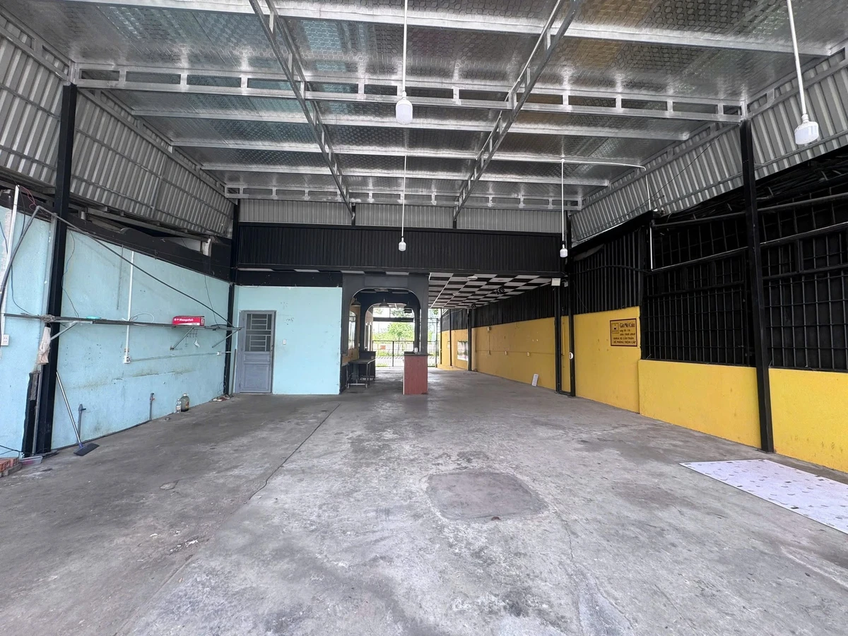 Cho thuê mặt bằng 250m2 2 mặt tiền Phú Mỹ, Bình Dương 15tr/tháng - Ảnh thu nhỏ 2