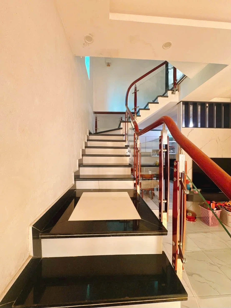 Bán nhà 3 tầng 76,5m² ngõ ô tô Cột 5, gần bãi tắm Cột 8, Hạ Long - Ảnh thu nhỏ 3