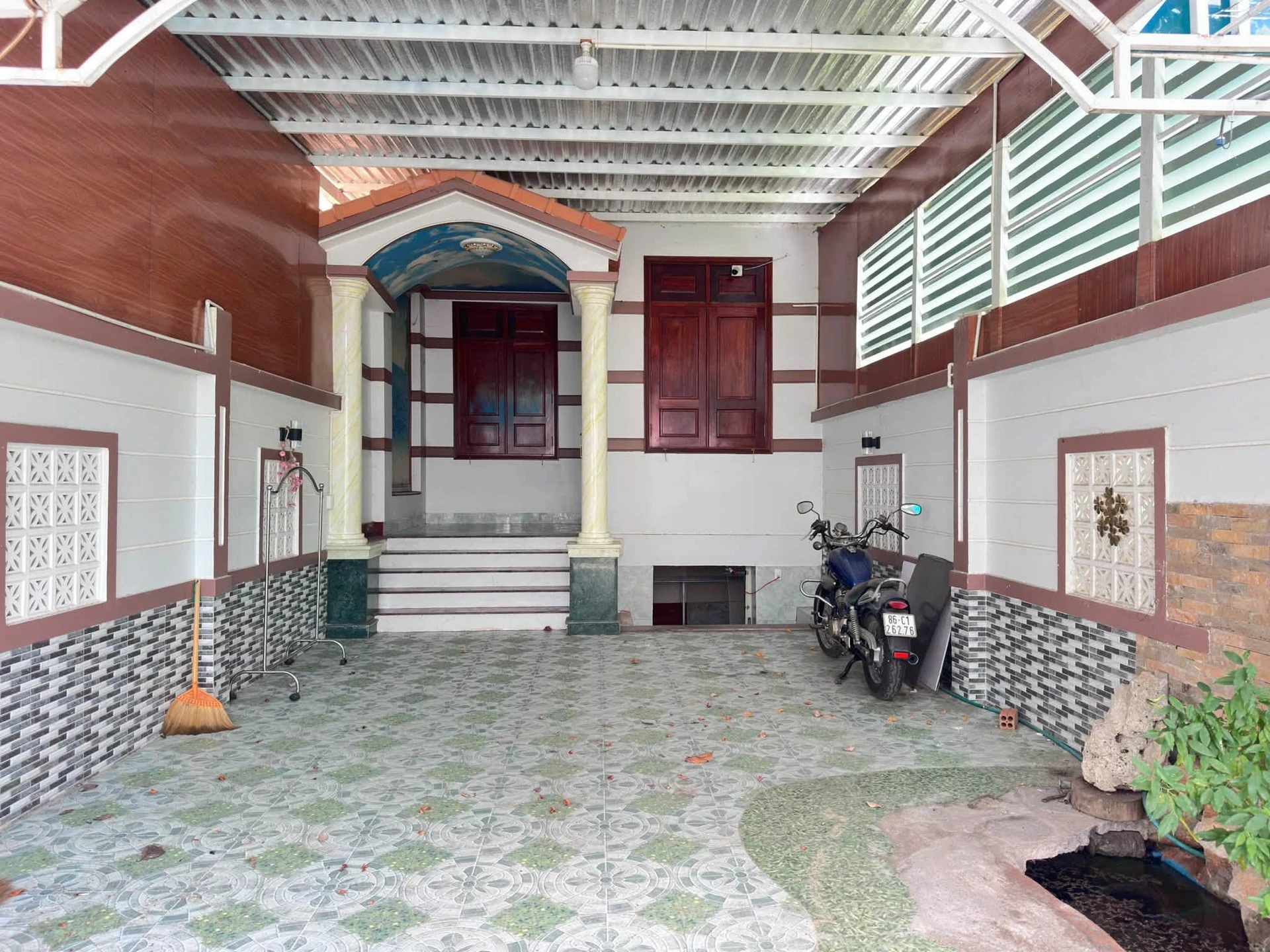 Bán nhà 1 trệt 1 lầu 200m2 hẻm Đặng Văn Lãnh Phan Thiết - Ảnh 1