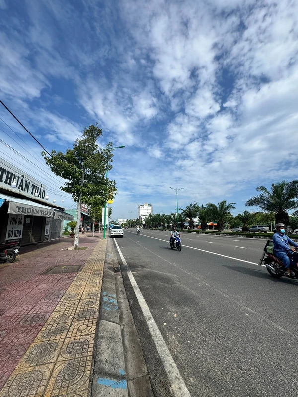 Bán nhà mặt tiền đại lộ Lê Duẫn, Phan Thiết, 139m2, 6,3 tỷ