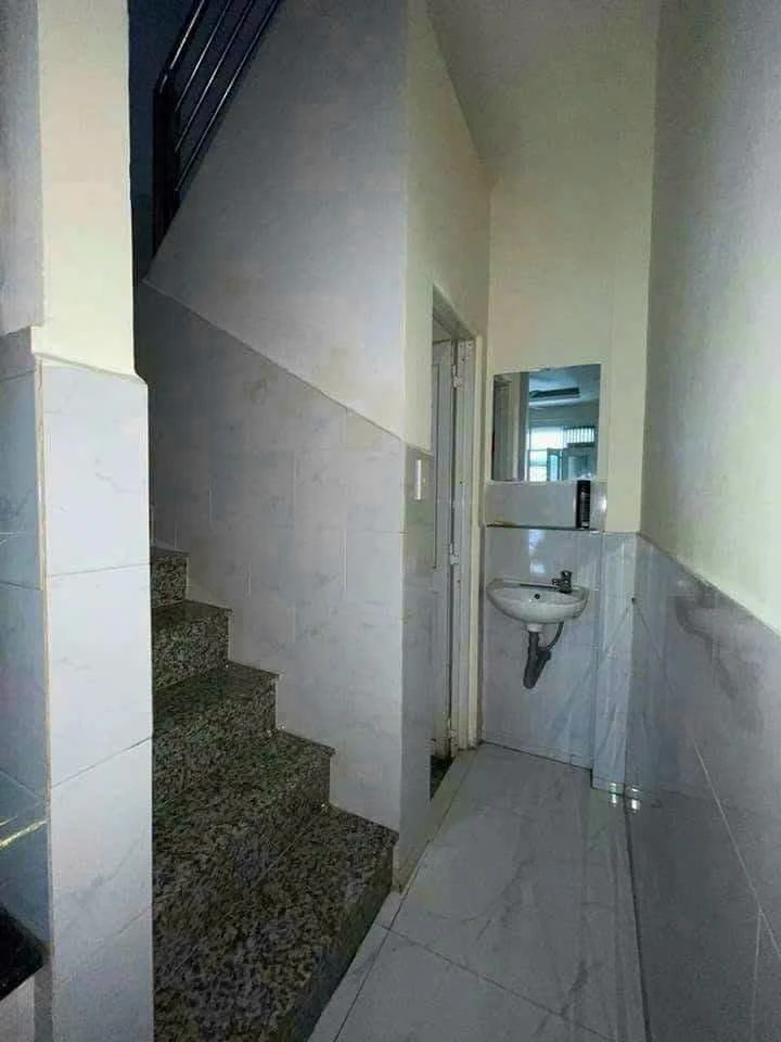 Cho thuê nhà 2 phòng ngủ Hoàng Diệu, Quận 4, 21m² - Ảnh thu nhỏ 4