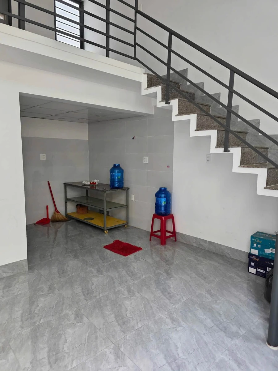 Bán nhà hẻm 1,5 tầng 42,5m² Lê Hồng Phong Quy Nhơn - Ảnh thu nhỏ 3