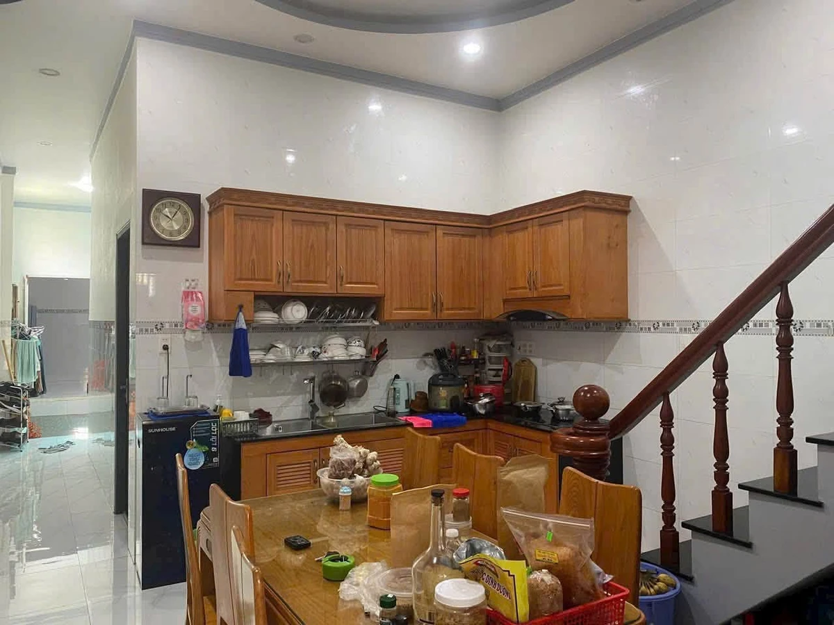 Bán nhà 1 trệt 1 lầu 1 sẹc 4x28m đường Lý Văn Sâm, Phường Tam Hiệp, 5PN, giá 4 tỷ 550 - Ảnh thu nhỏ 2