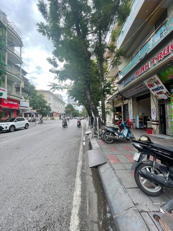 Cho thuê nhà mặt phố Trần Quang Khải 89m² dòng tiền 30tr/tháng Q1