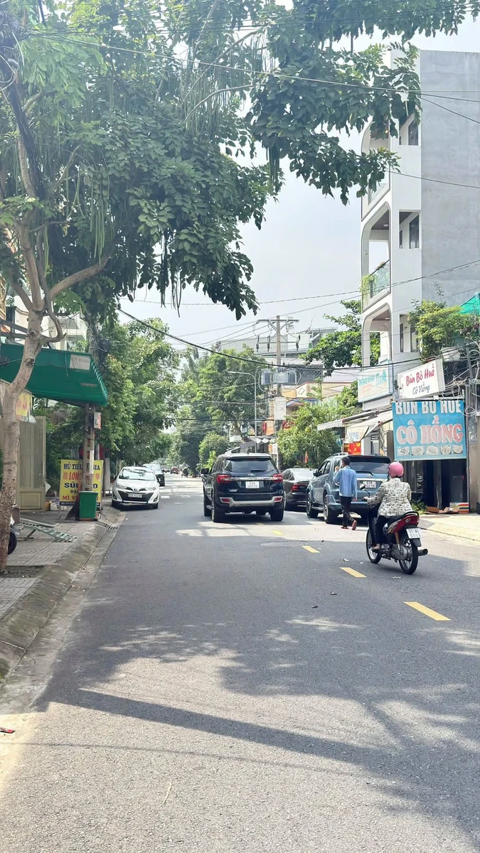 Bán nhà mặt tiền 3 tầng đường Lê Niệm, Tân Phú, 4x18m, giá 8,8 tỷ - Ảnh 1