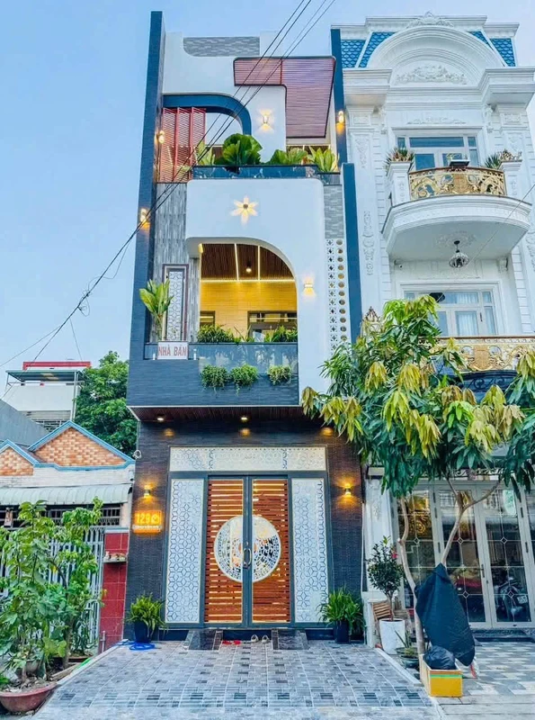 Bán nhà 1 trệt 2 lầu 270m2 Chu Văn An Cần Thơ