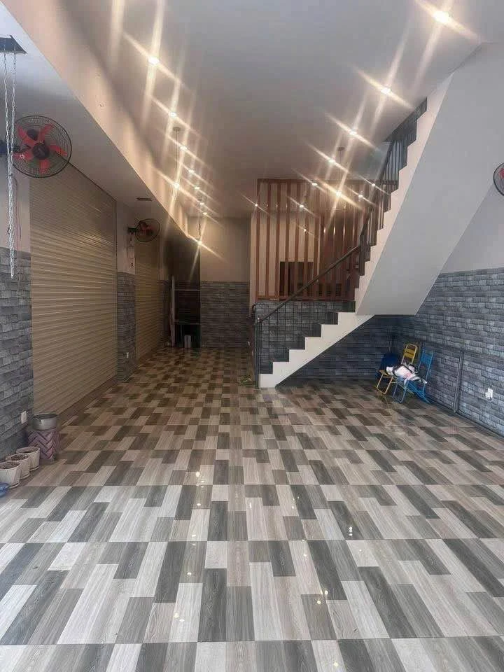 Bán nhà 1T+2L 96.6m2 mặt tiền Lâm Đồng 8.2 tỷ - Ảnh thu nhỏ 2