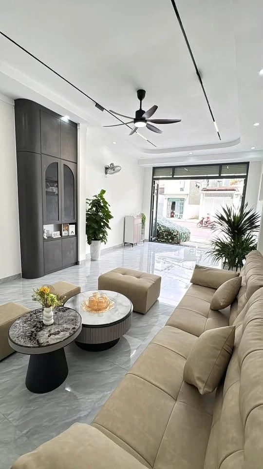 Bán nhà mặt tiền 212m² 3PN 7,35 tỷ Hùng Vương Q1 - Ảnh thu nhỏ 3