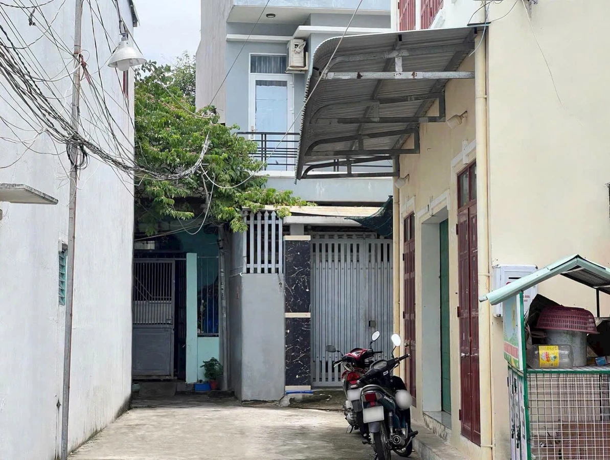 Bán nhà cấp 4 có gác hẻm ô tô đường Nơ Trang Long, Phường Rạch Dừa, 40m2, giá 2,65 tỷ - Ảnh 1