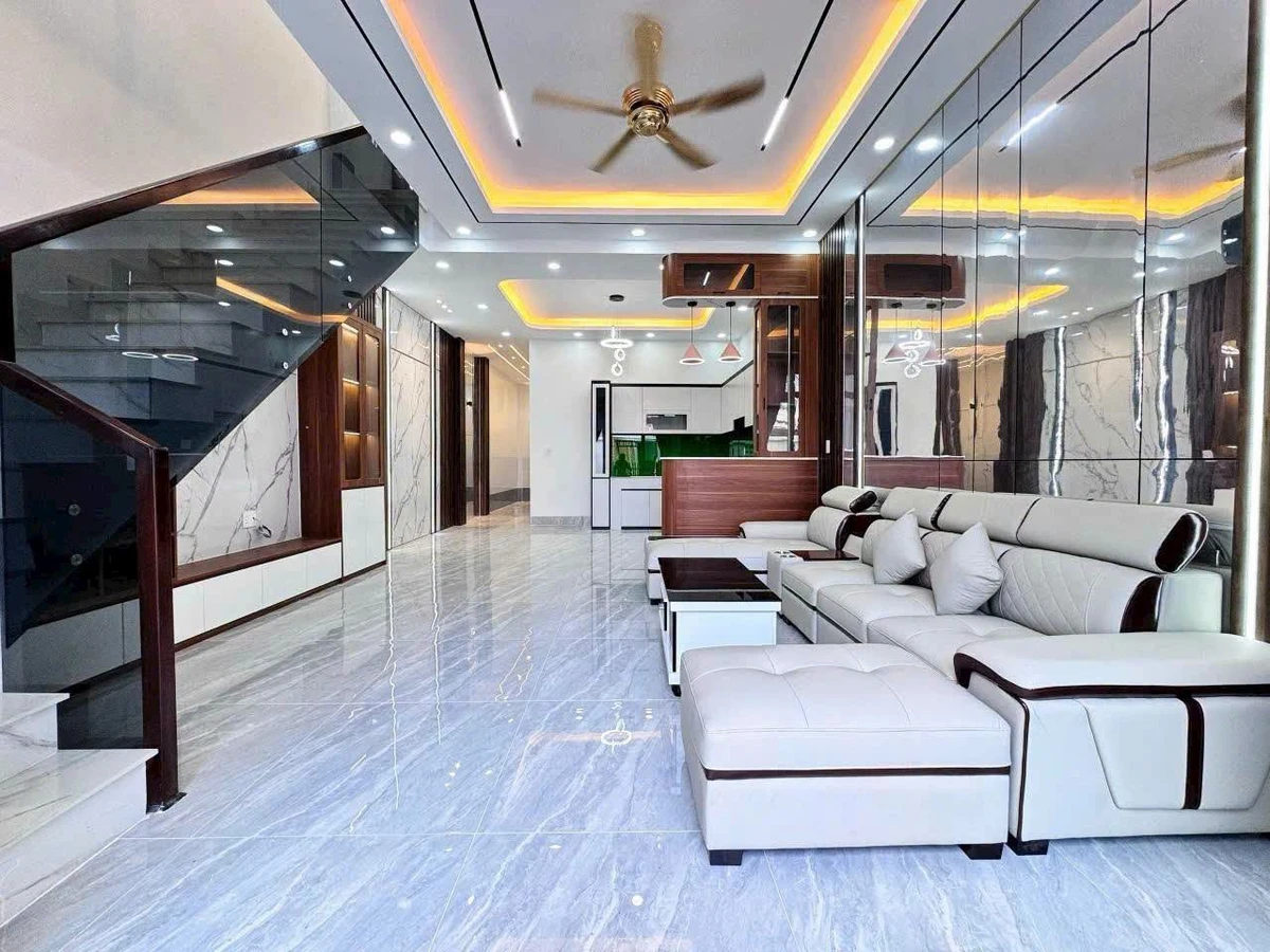 Bán nhà 1 trệt 1 lầu 5x24m, 3PN, SHR, trung tâm Thị trấn Đức Hòa, giá 2,8 tỷ - Ảnh thu nhỏ 4