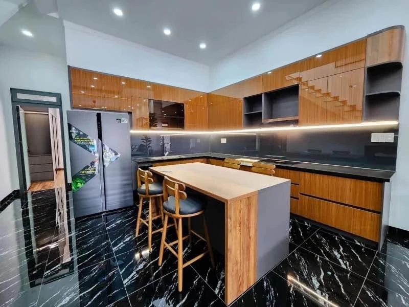 Bán nhà 120m² hiện đại đầy đủ nội thất hẻm Giải Phóng 5,5 tỷ - Ảnh 1