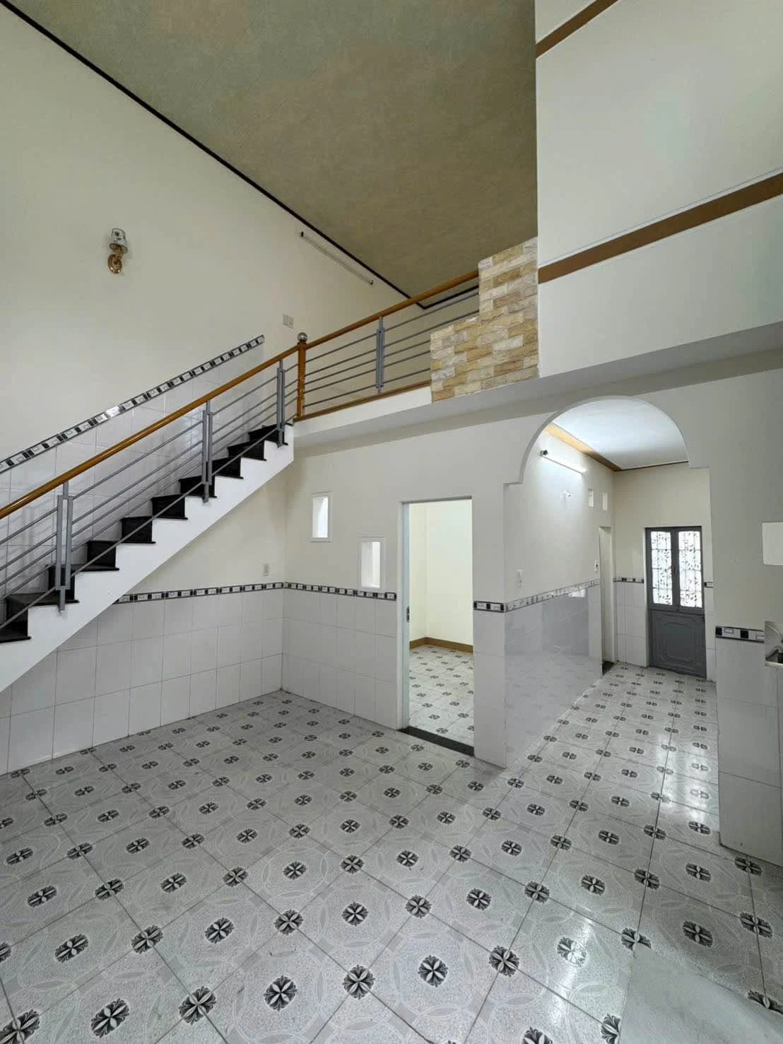 Bán nhà góc 2 mặt hẻm 40m2 Hoàng Hoa Thám Quy Nhơn 2 tỷ - Ảnh 1