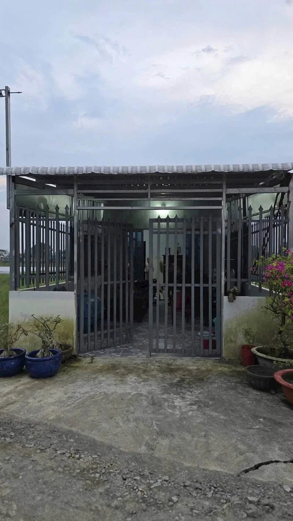Bán nhà 108m² giá 900 triệu Đức Hoà Đông - Ảnh 1