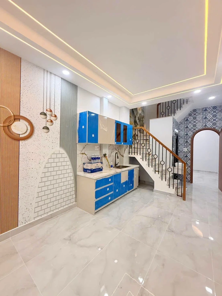 Bán nhà 4PN Đoàn Văn Bơ Quận 4, 120m², 5.68 tỷ - Ảnh thu nhỏ 2