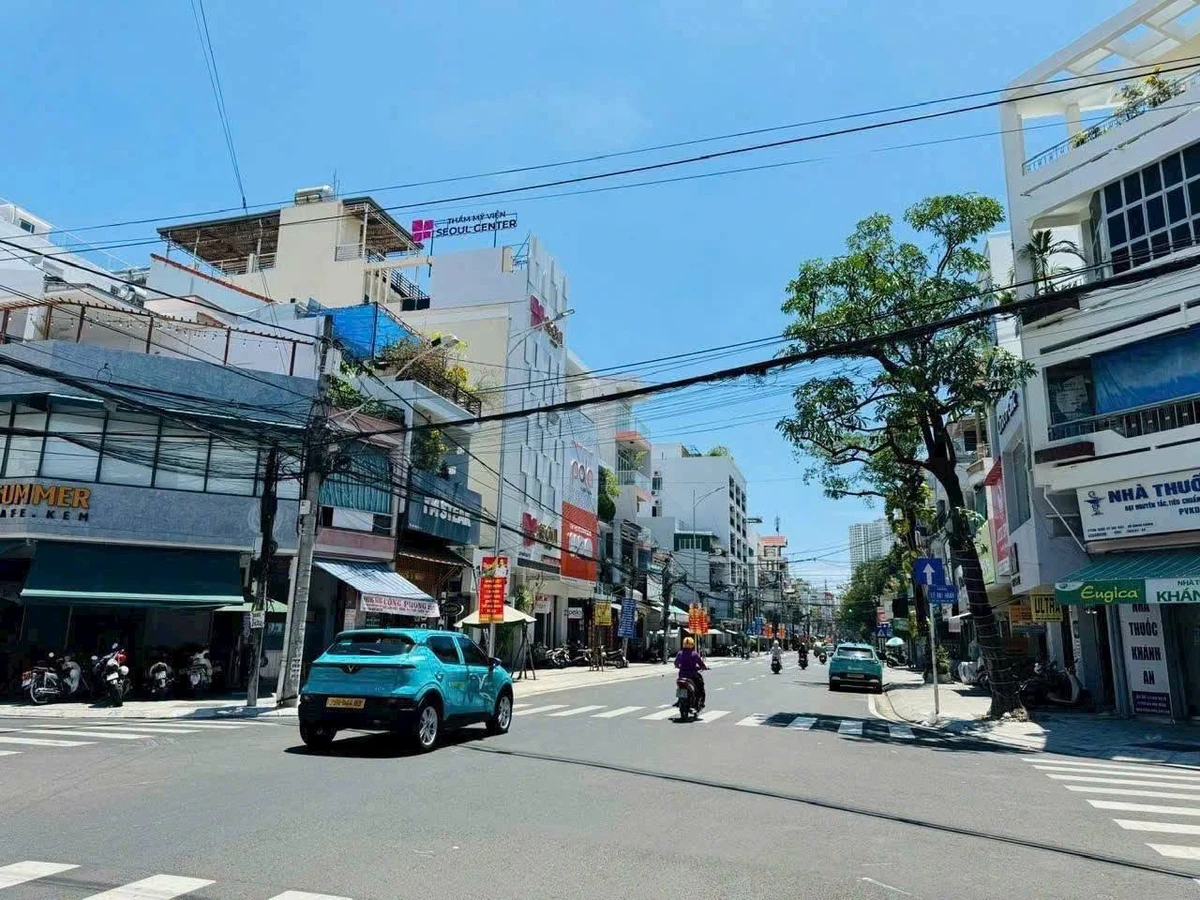 Bán nhà 3 tầng 201,9m² lô góc 2 mặt tiền Nha Trang - Ảnh thu nhỏ 2