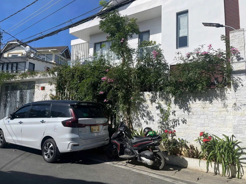 Bán villa sân vườn lô góc mặt tiền Cổ Loa, Phường 2, Đà Lạt, 170m², 15 tỷ