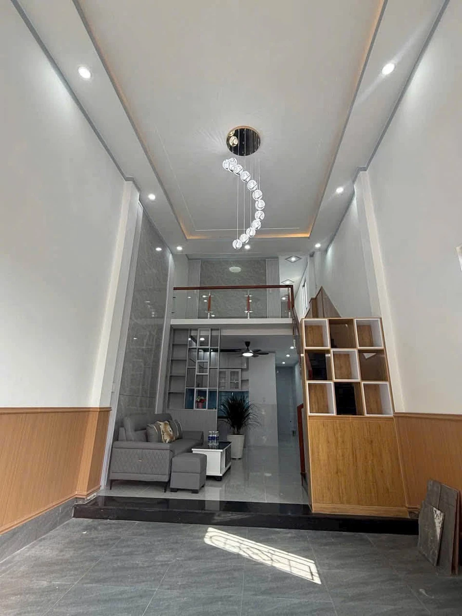 Bán nhà lửng 3 phòng ngủ 72m² Quận 1, gần Đồng Khởi - Ảnh 1