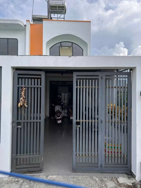 Bán nhà 1 trệt 1 lầu 143m2, 3PN, gần The Sol City, Long Thượng, Cần Giuộc, Long An