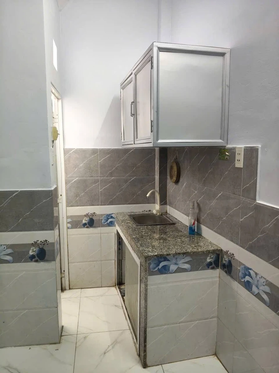 Bán nhà Quận 12 sổ chung 11.2m² giá 650 triệu - Ảnh thu nhỏ 2