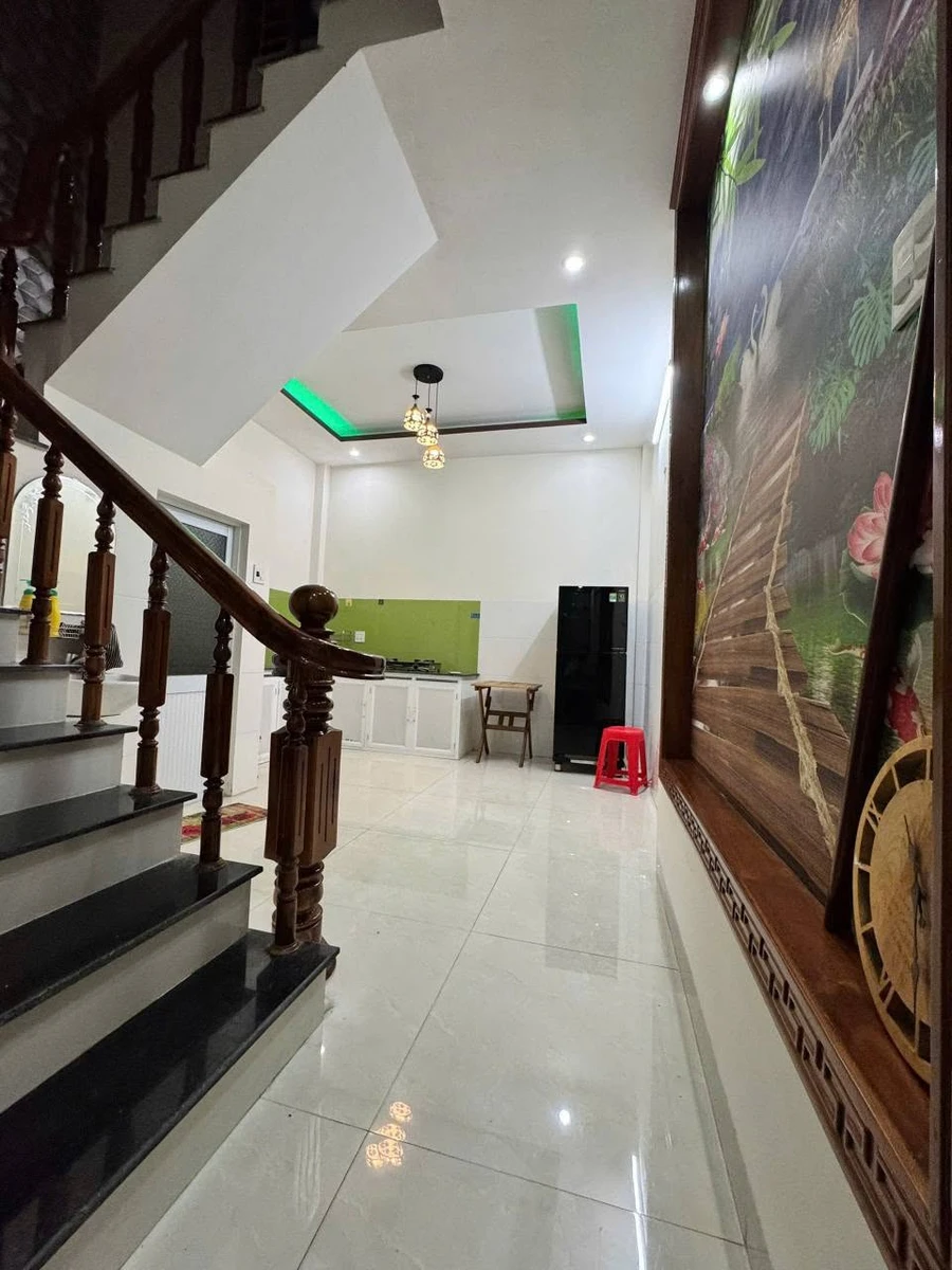 Bán nhà mặt tiền Nguyễn Hoà Quy Nhơn 40m2 3 tầng 3PN - Ảnh thu nhỏ 2