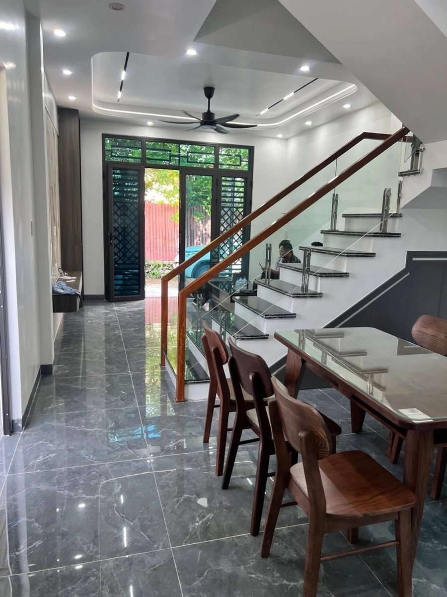 Bán nhà phố 70m² 3 tầng độc lập góc An Dương - Ảnh 1