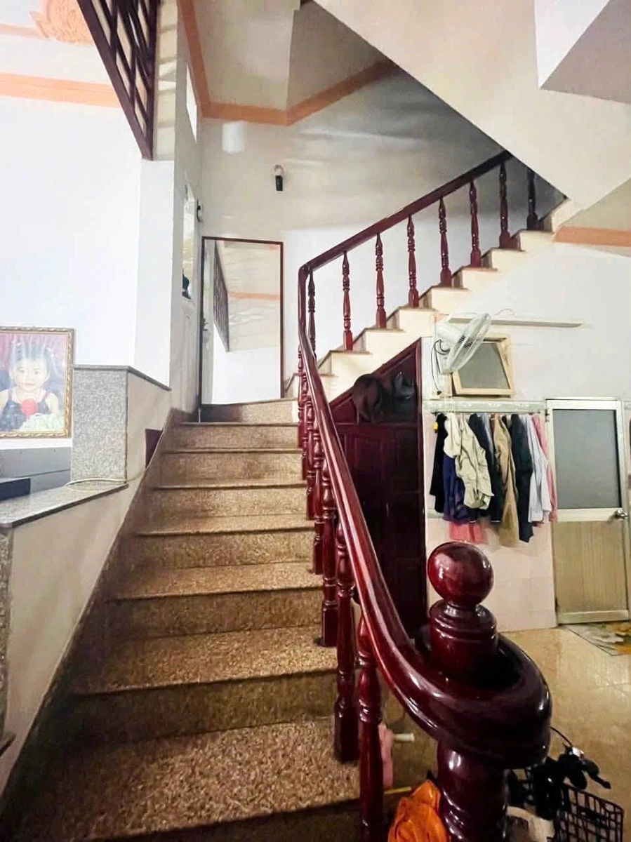 Bán nhà phố 2 mặt hẻm Tây Hoà Quận 9, 80m2, 5PN, 9.3 tỷ - Ảnh thu nhỏ 4
