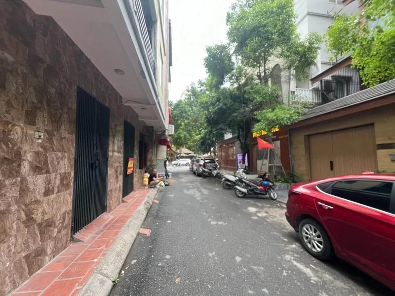 Bán nhà lô góc 4 tầng 67,6m2 mặt tiền 13,7m đường Nguyễn Thị Định, Cầu Giấy, Hà Nội
